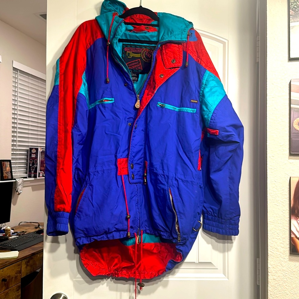 Vintage skiing Passport coat Medium. Color block